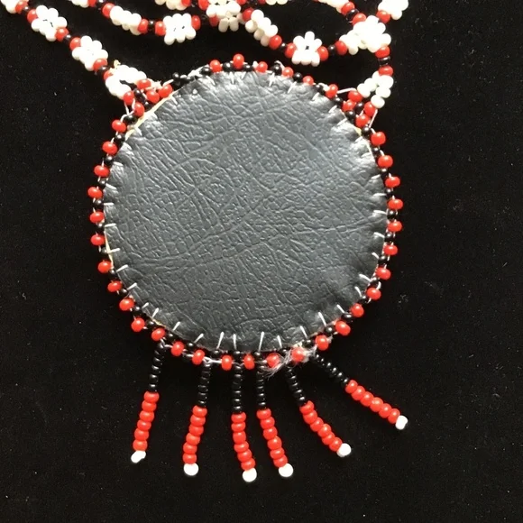 Vintage Native American Beaded Medallion Necklace Southwest Style Seed Leather - Picture 9 of 12